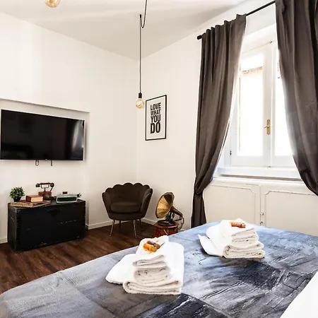 Piacentino Homes Corso * Řím